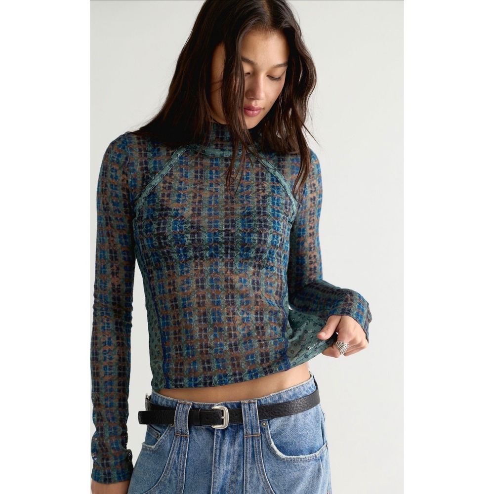 Lyric Sheer Lace Long Sleeve Turtleneck Top NWOT‎ navy combo